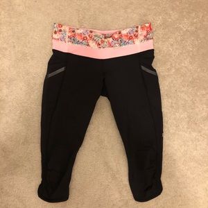 Lululemon cropped leggings, Size 6